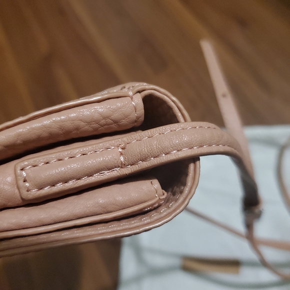 Aritzia Auxiliary Crossbody bag - Picture 5 of 16